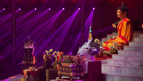 Great Garchen Losar Feast