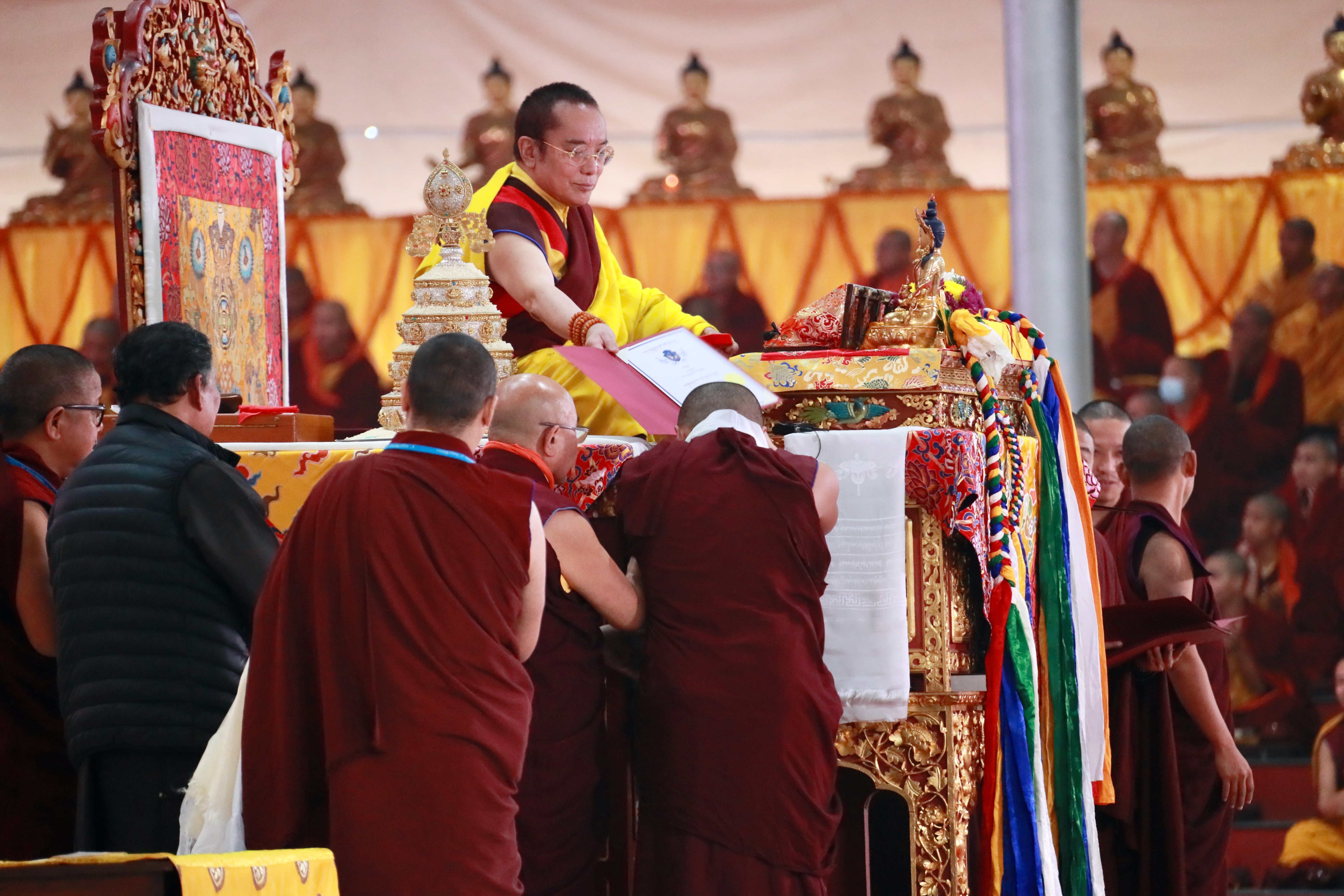 Awarding Prizes for the Kagyu Gunchoe